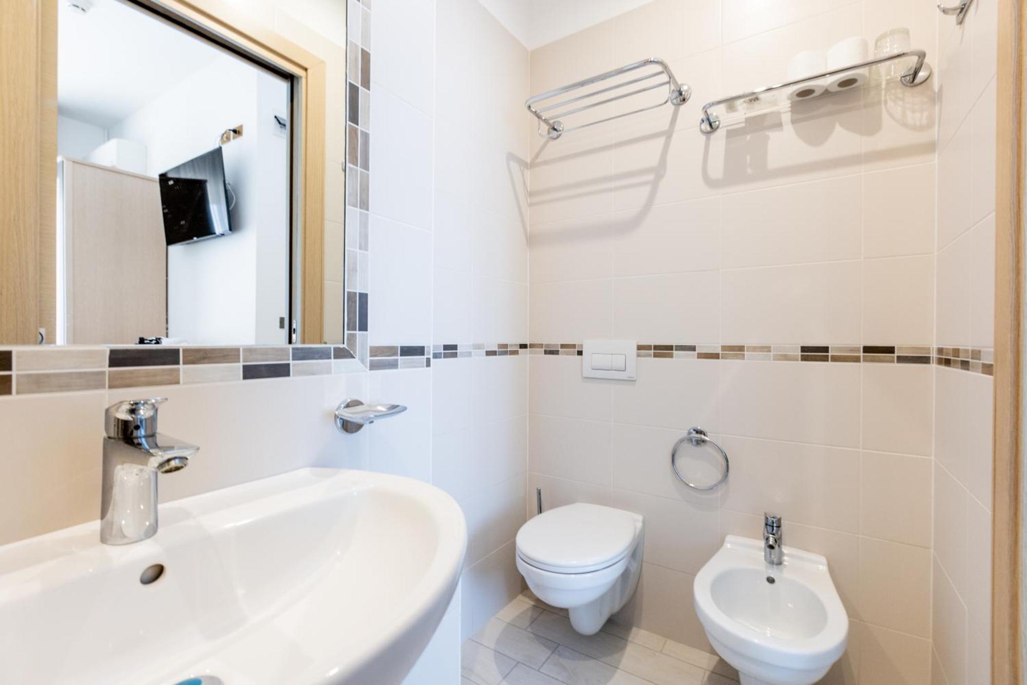 Triple Room with Balcony,1603759419:JPEG